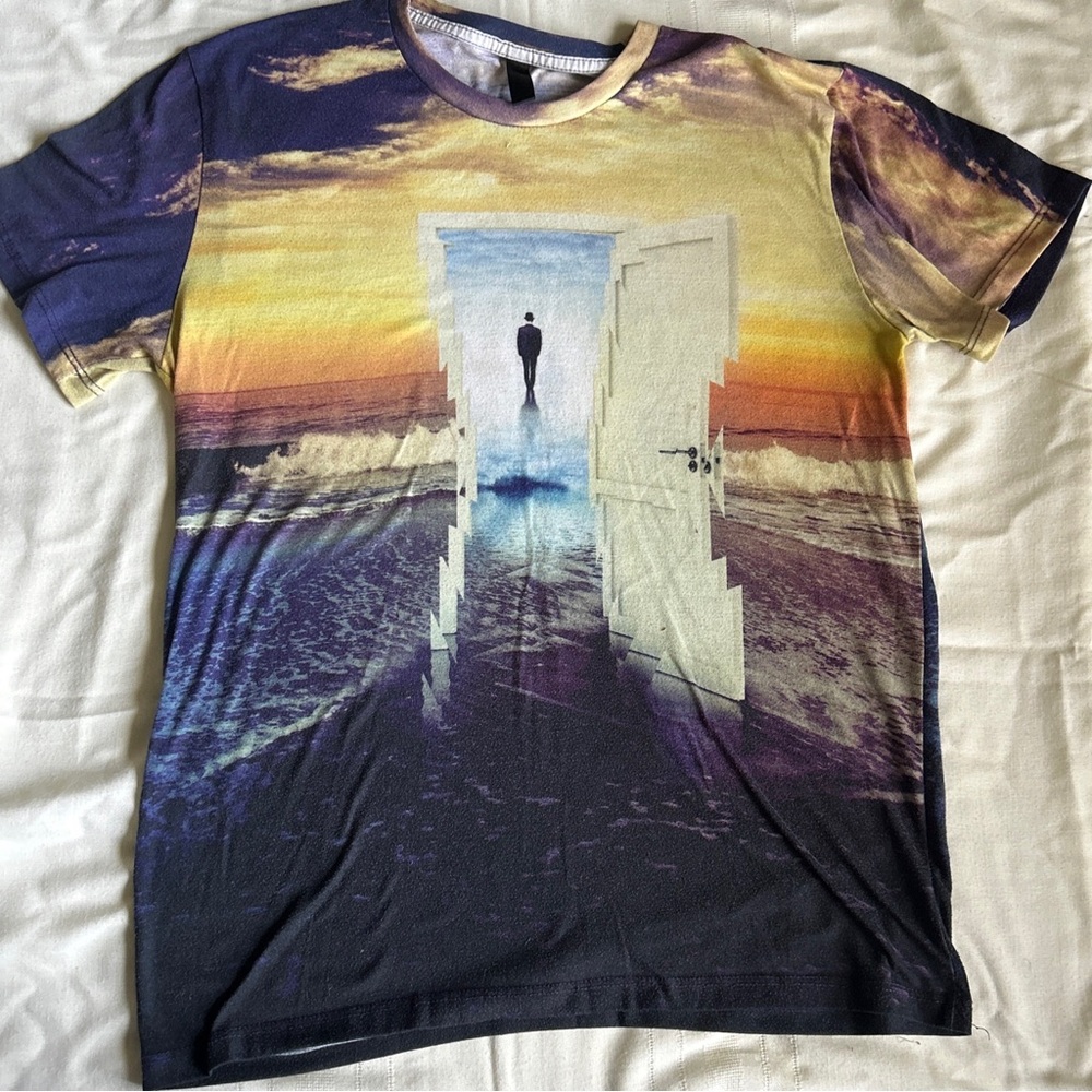 Imagainary Foundation Men’s Tee Shirt Beach Sunset Door Step Graphic Size M